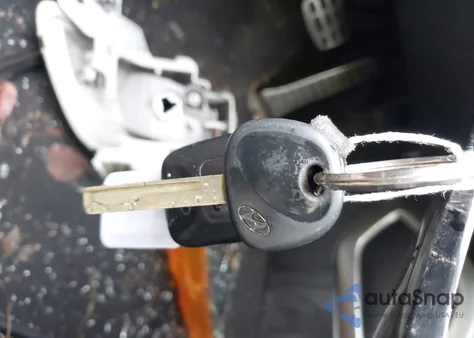 2016 Hyundai Veloster из США, поврежденный, VIN KMHTC6AD3GU289057